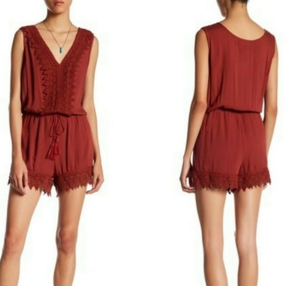 Romeo & Juliet Couture Pants - NWT ROMEO + JULIET Women's Size Medium Romper Embroidered Spice Red